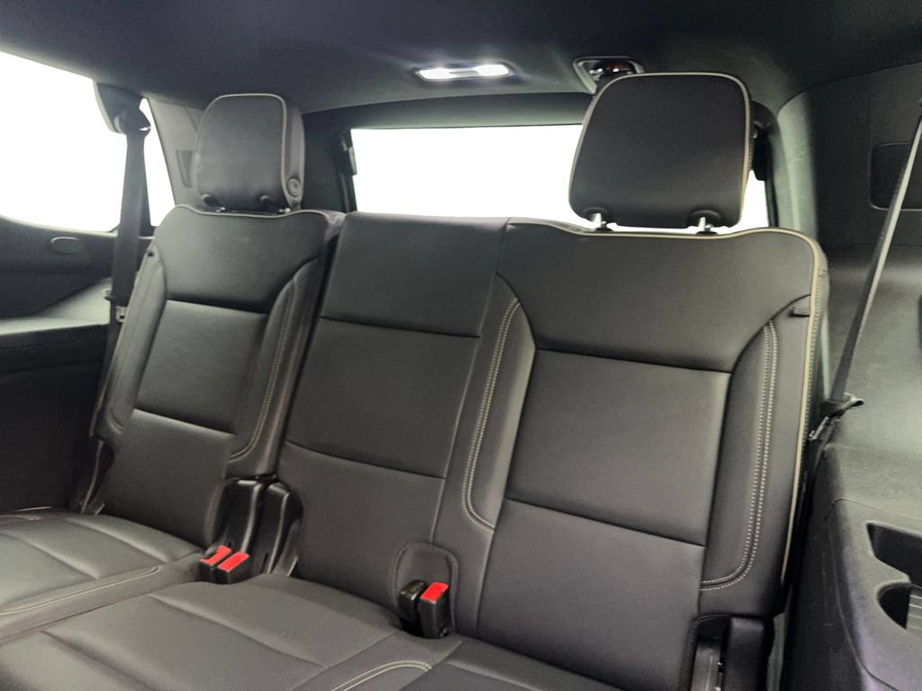 Used 2024 GMC Yukon SLT RWD image 41