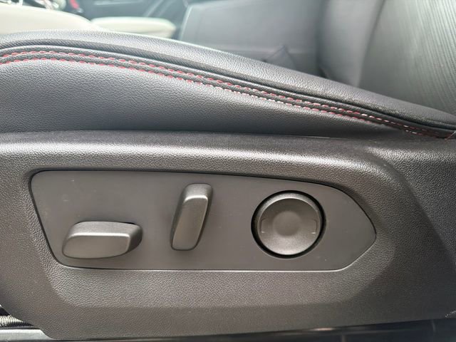 Used 2023 GMC Canyon AT4X image 39