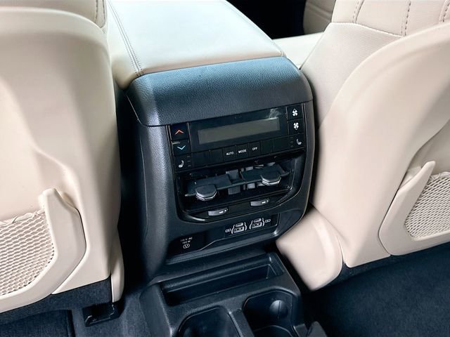 Used 2024 Jeep Grand Cherokee L Limited image 25