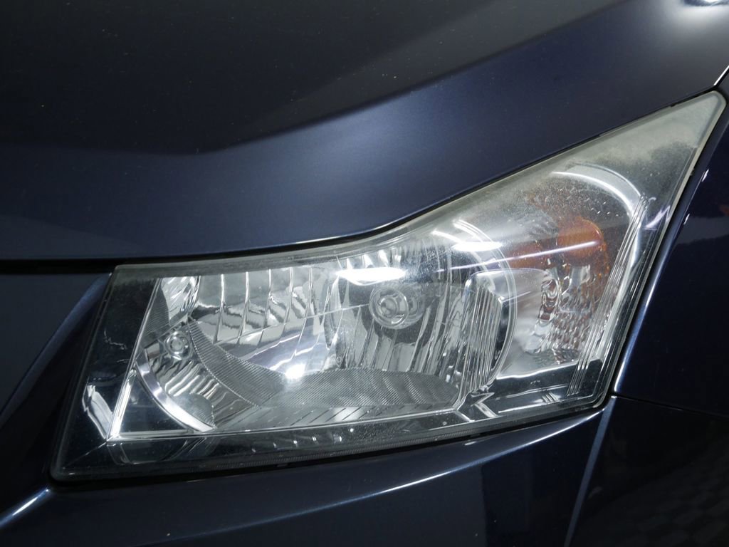 Used 2014 Chevrolet Cruze LS FWD image 14