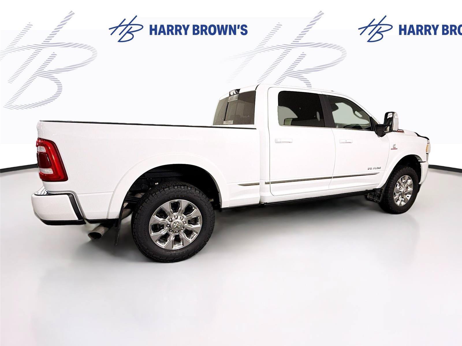 Used 2023 RAM 3500 Limited AWD/4WD image 32