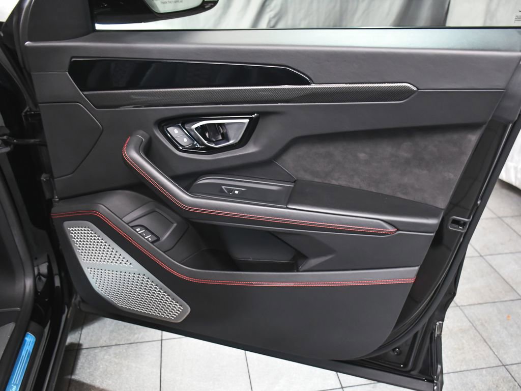 Used 2020 Lamborghini Urus image 17