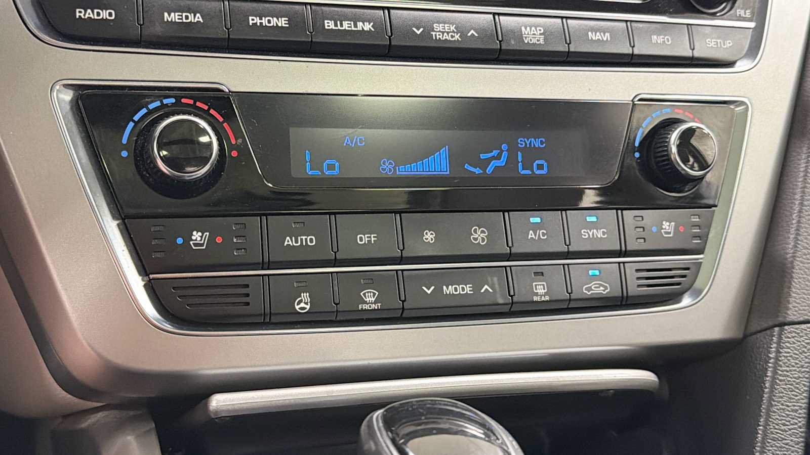 Used 2015 Hyundai Sonata Limited w/ Option Group 06 FWD image 21