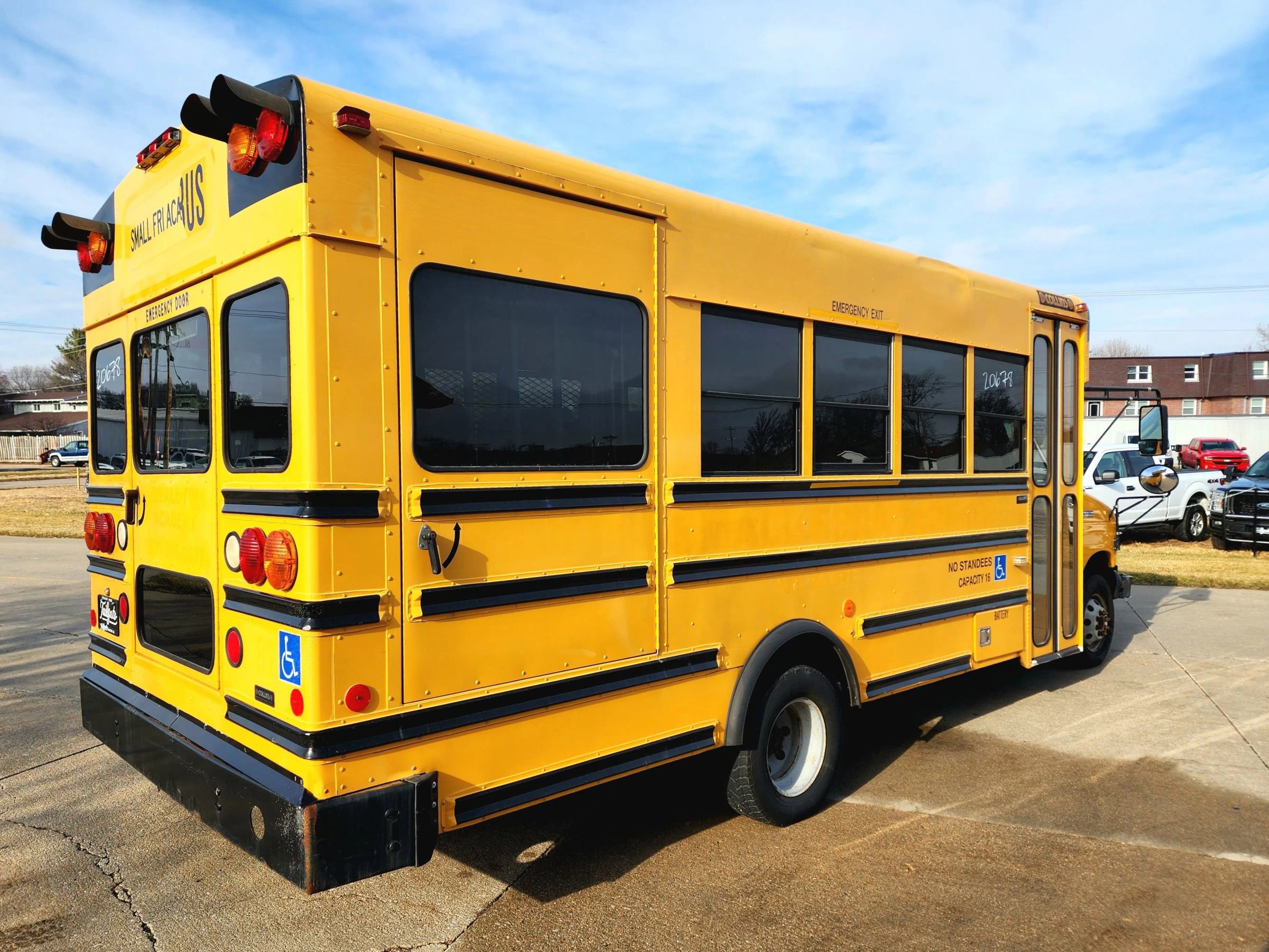 Used 2006 Ford E-450 and Econoline 450 E450 Cube Van 14'-18' image 8