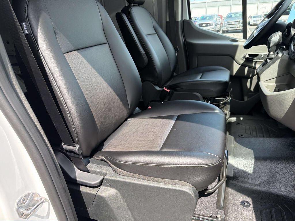 New 2026 Ford Transit 250 148 Medium Roof RWD image 27