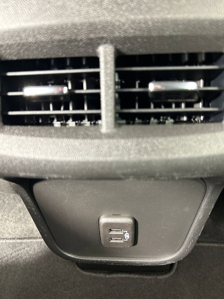 Used 2023 Chevrolet Equinox LT image 18
