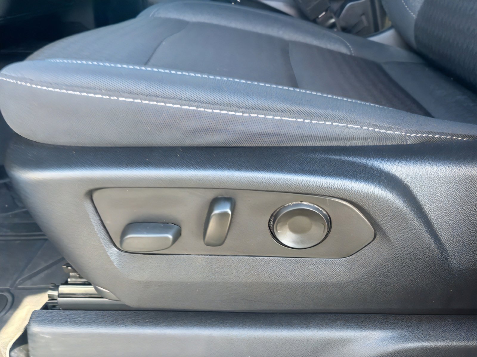 Used 2022 Chevrolet Silverado 1500 Custom w/ LPO, Dark Essentials Package image 12