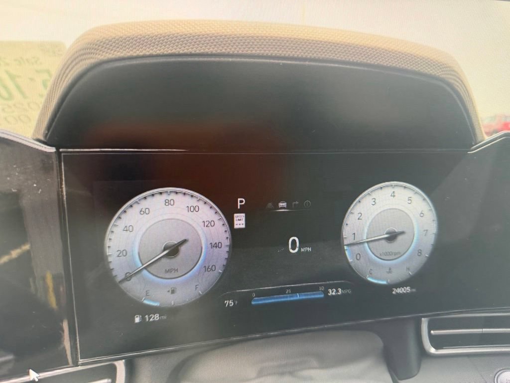 Used 2025 Hyundai Elantra SEL FWD image 5