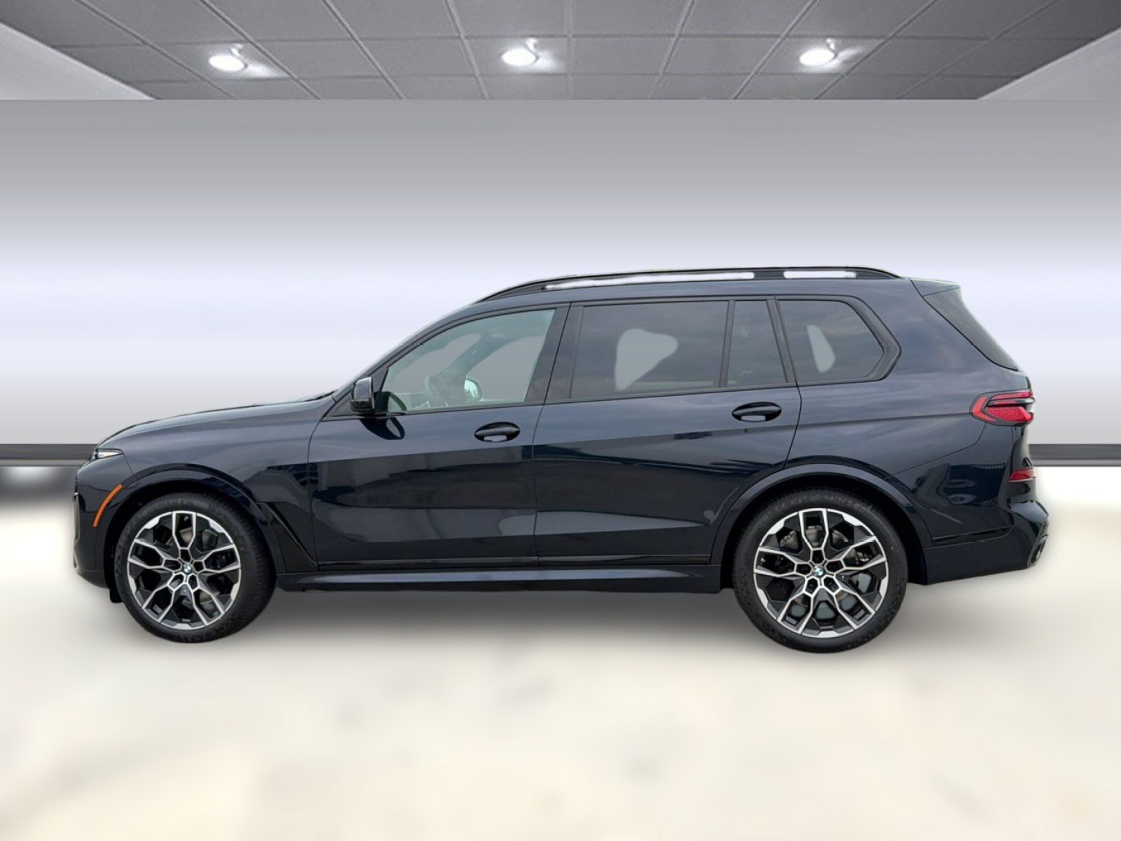 New 2027 BMW X7 xDrive40i w/ Executive Package AWD/4WD image 2