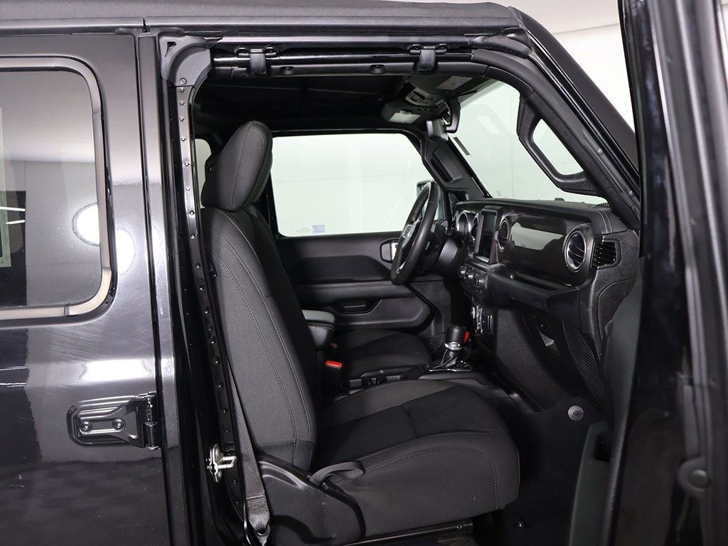 Used 2023 Jeep Wrangler Unlimited Sahara AWD/4WD image 25