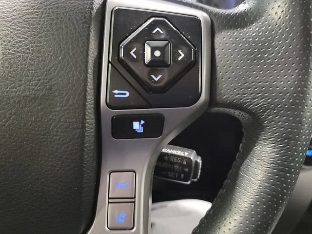 Used 2020 Toyota 4Runner Limited AWD/4WD image 32