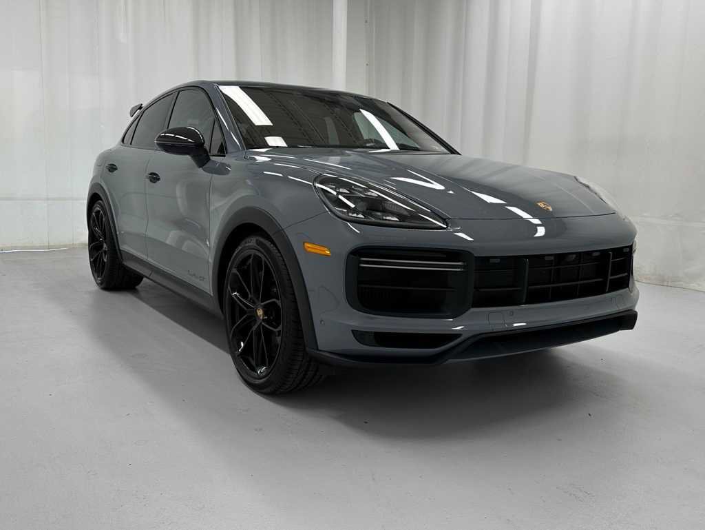 Used 2022 Porsche Cayenne Turbo GT image 2