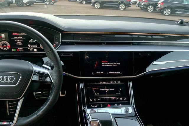 Used 2022 Audi S8 image 6