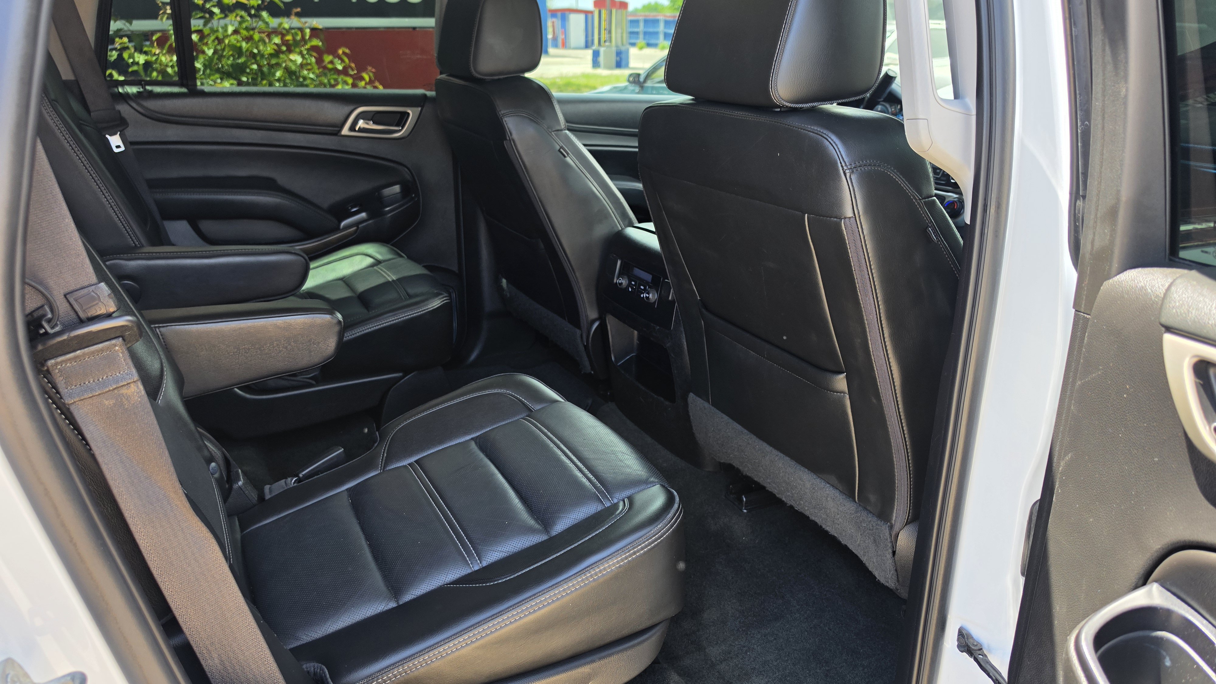 Used 2018 GMC Yukon Denali RWD image 28