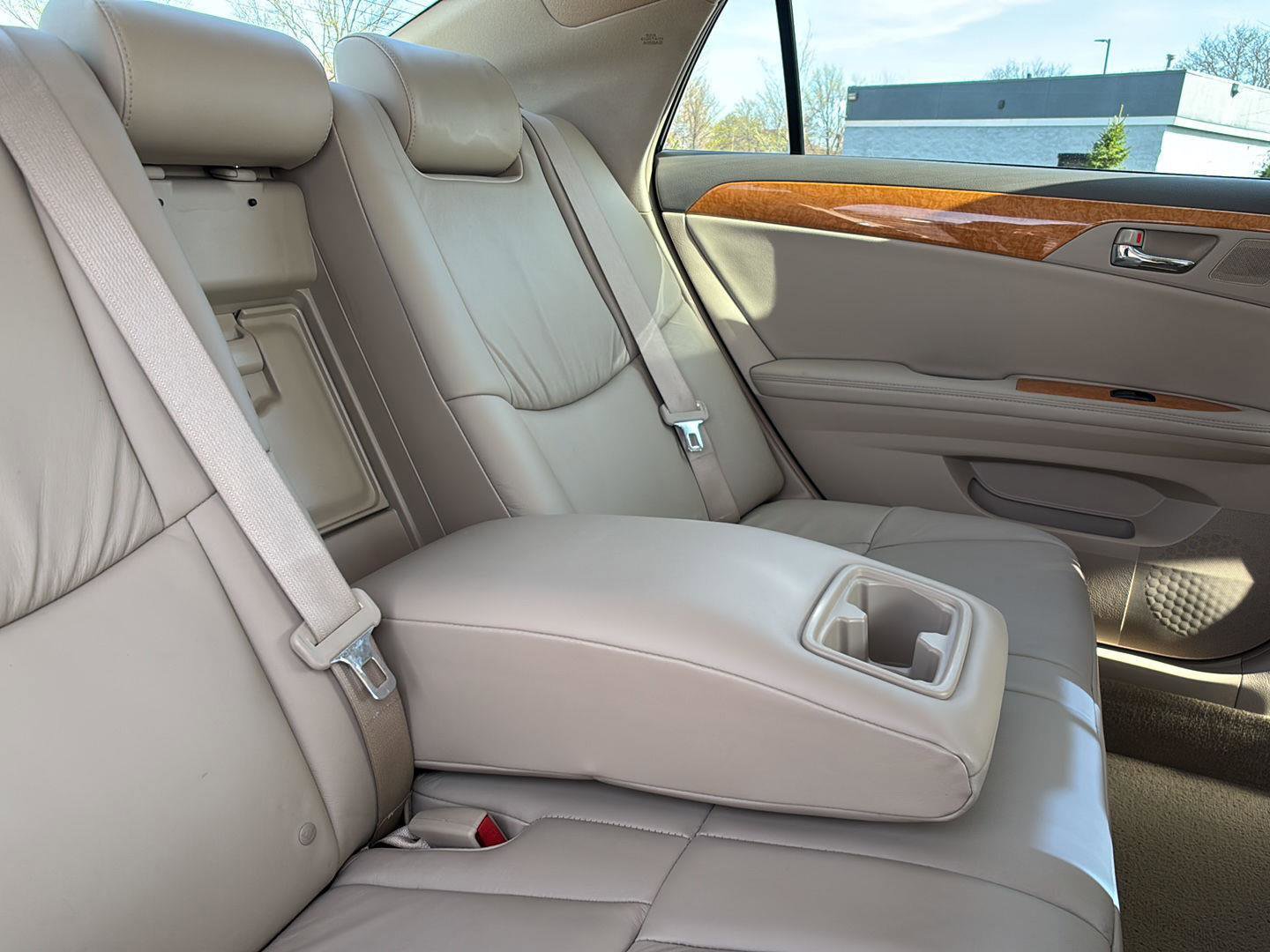 Used 2007 Toyota Avalon XLS FWD image 10