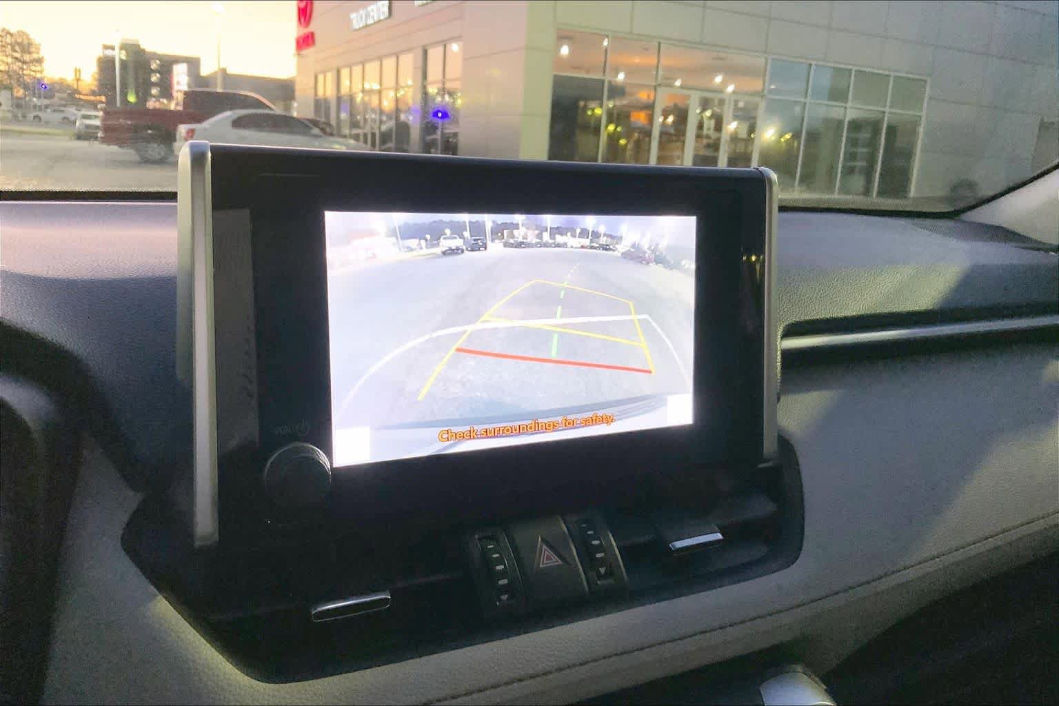 Used 2023 Toyota RAV4 XLE Premium image 28