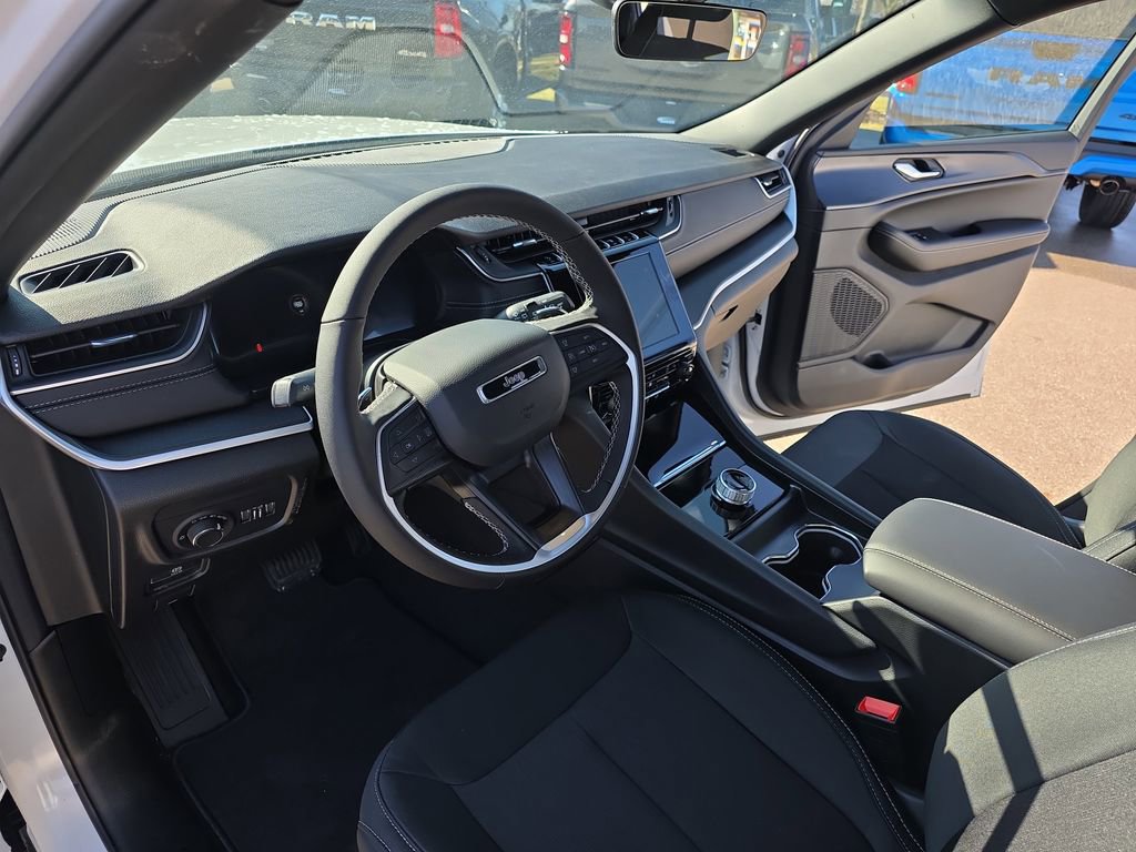 New 2026 Jeep Grand Cherokee Laredo X image 16