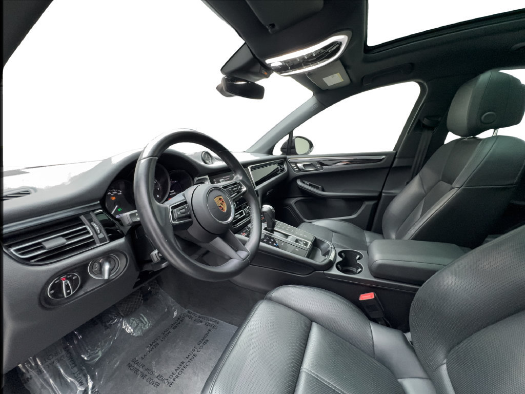 Used 2024 Porsche Macan w/ Premium Plus Package AWD/4WD image 23