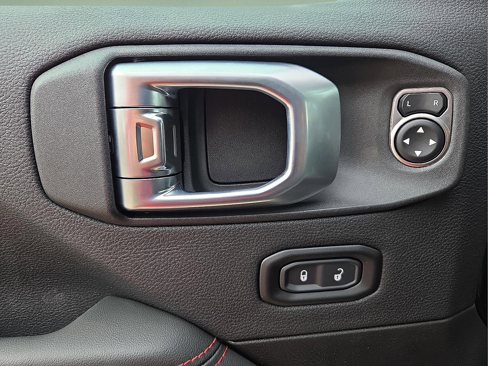 New 2026 Jeep Wrangler Unlimited Rubicon w/ Safety Group image 10