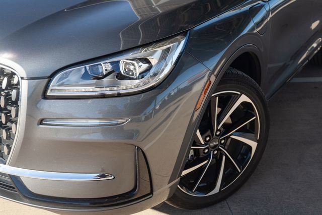 Used 2024 Lincoln Corsair Grand Touring image 3