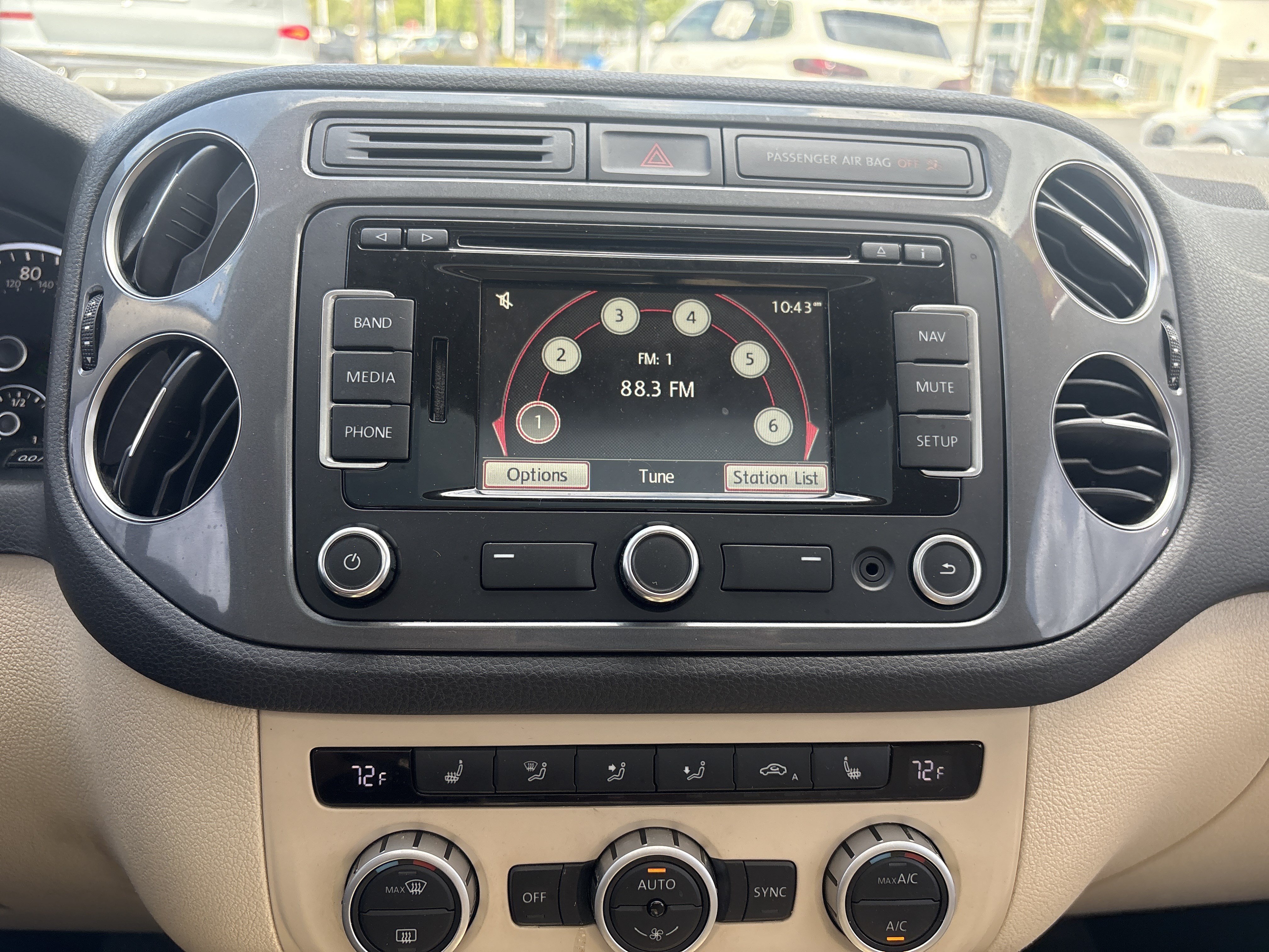 Used 2015 Volkswagen Tiguan SEL AWD/4WD image 11