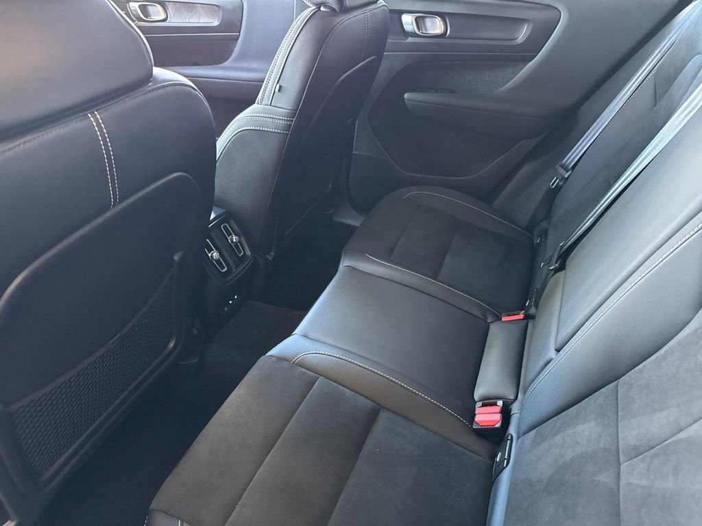 Certified 2023 Volvo C40 P8 Recharge Ultimate AWD/4WD image 11