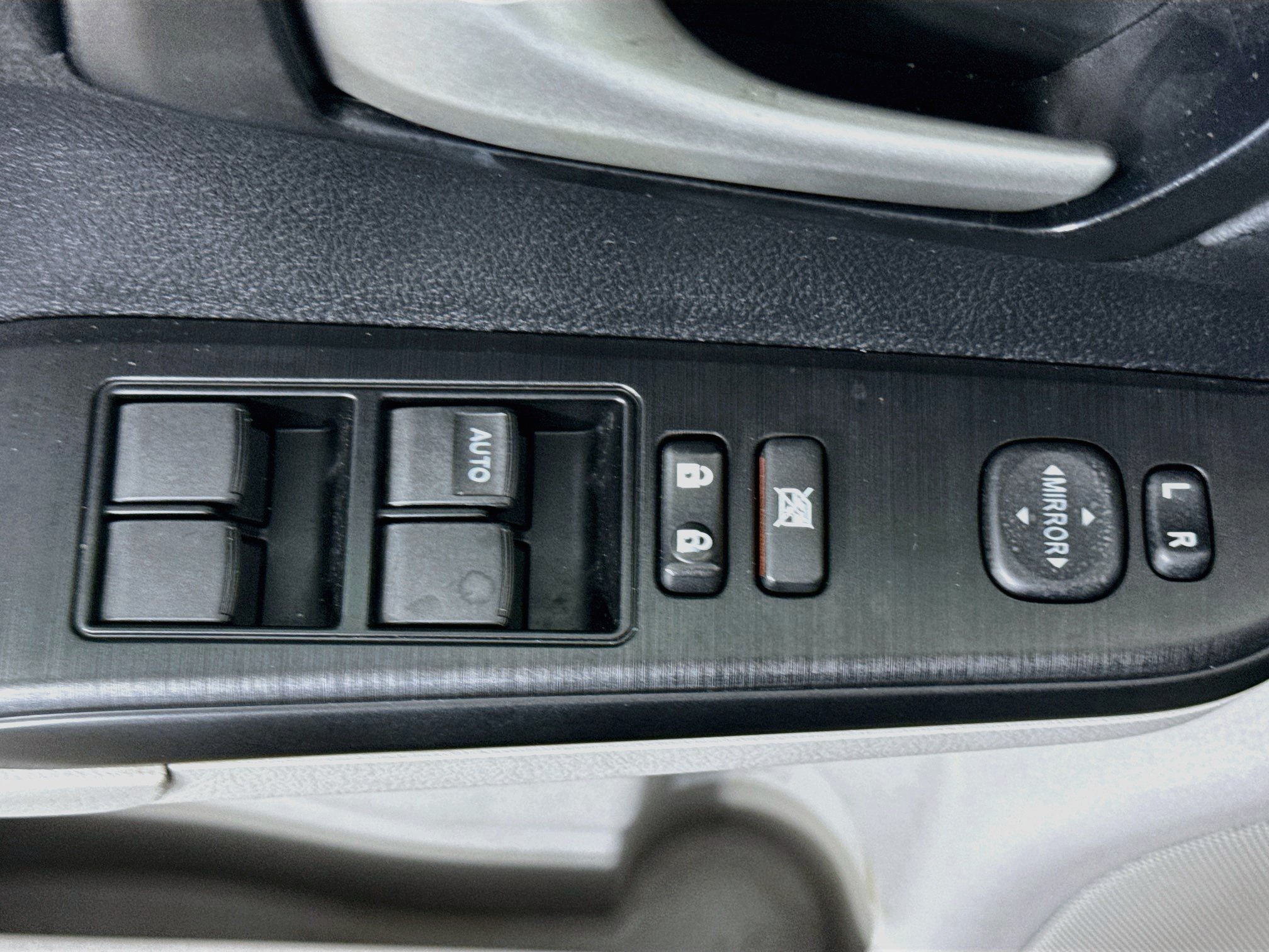 Used 2013 Toyota Camry LE FWD image 16