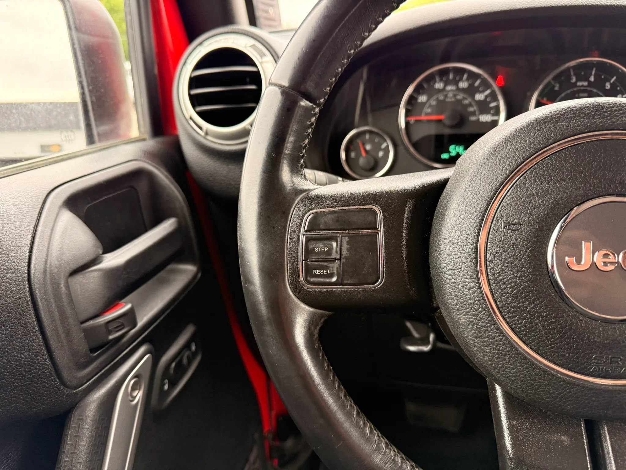 Used 2018 Jeep Wrangler Unlimited Sahara AWD/4WD image 18