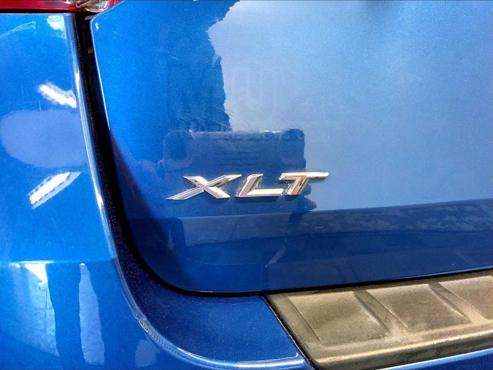 Used 2021 Ford Explorer XLT w/ Equipment Group 202A AWD/4WD image 19