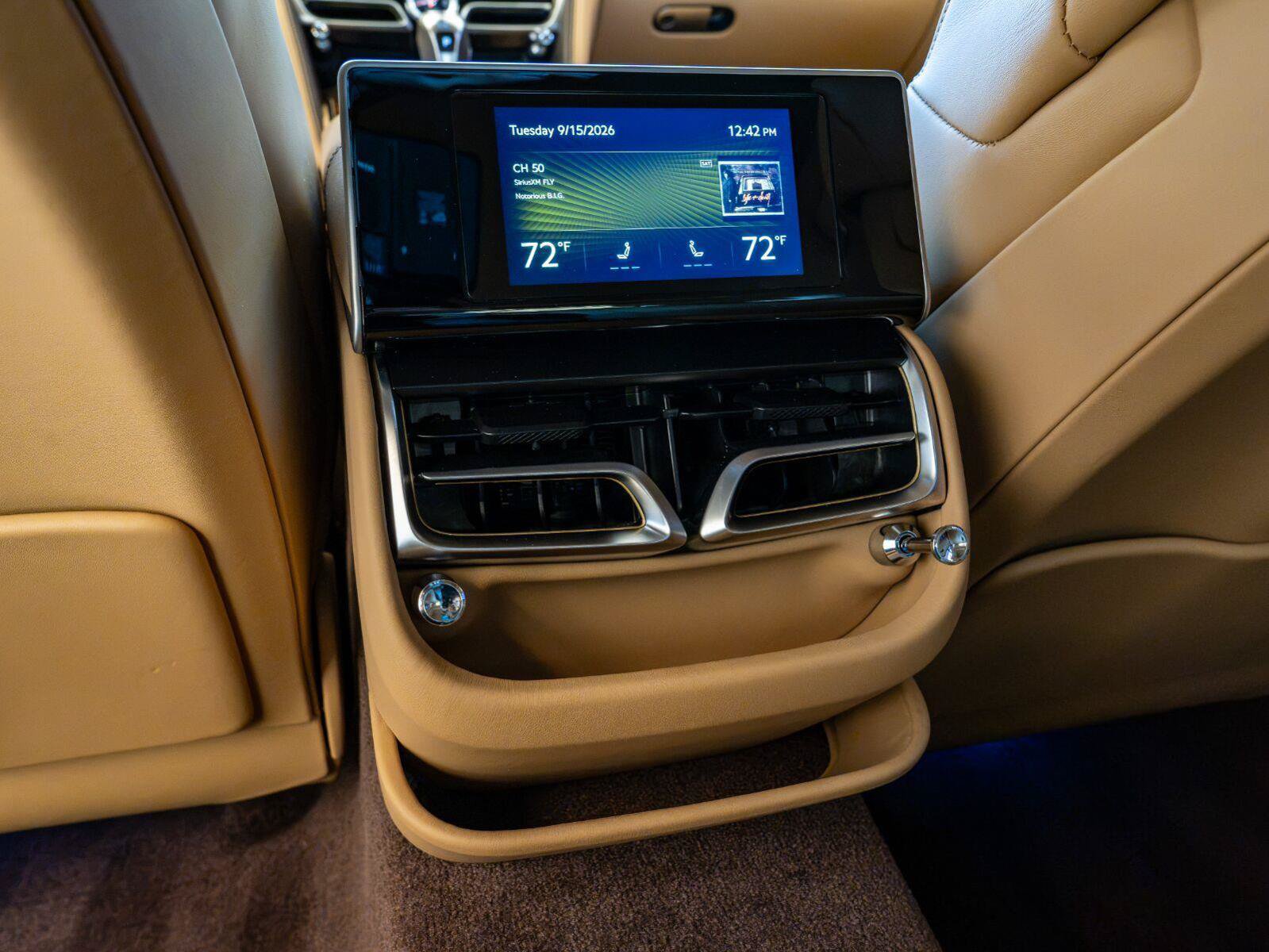 Used 2025 Bentley Flying Spur Plug-In Hybrid AWD/4WD image 26