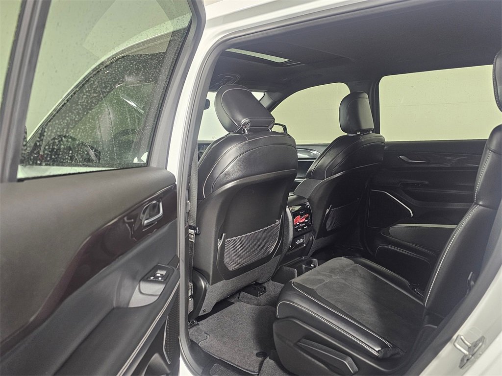 Used 2022 Jeep Grand Cherokee L Laredo image 18