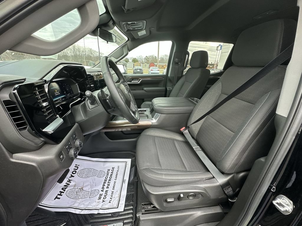 Used 2025 Chevrolet Silverado 1500 LT Trail Boss AWD/4WD image 11