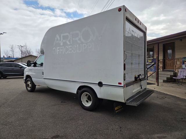 Used 2018 Ford E-350 and Econoline 350 Super Duty w/ Power Windows & Locks Group RWD image 4