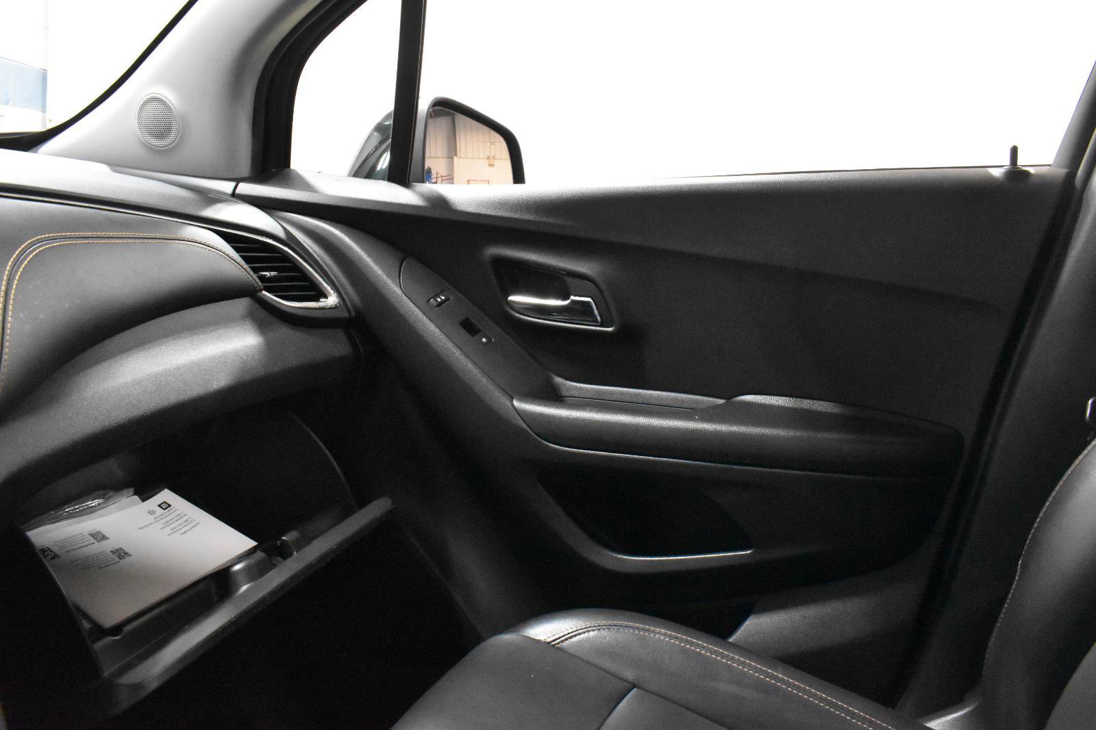 Used 2021 Chevrolet Trax LT w/ Redline Edition image 20