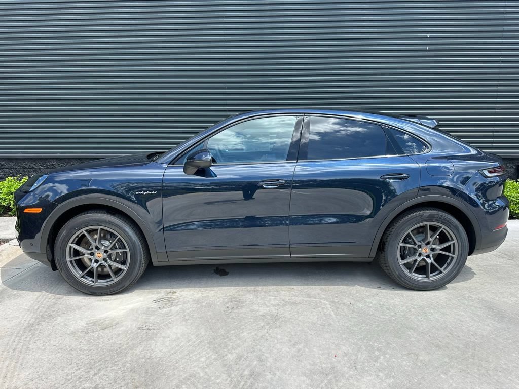 Certified 2025 Porsche Cayenne E-Hybrid Coupe AWD/4WD image 2