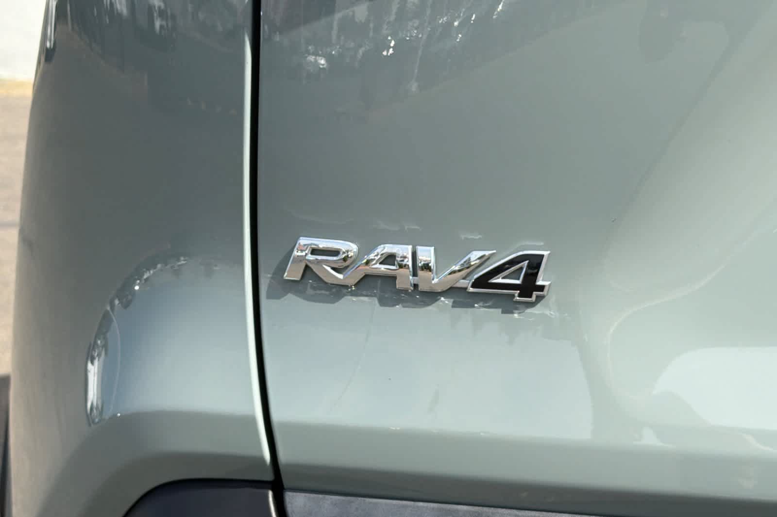 Certified 2023 Toyota RAV4 XLE AWD/4WD image 32