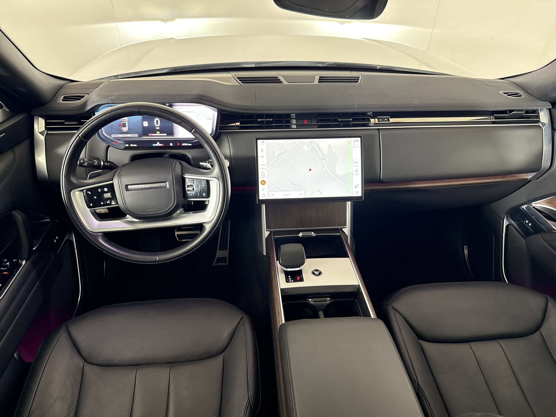 Used 2024 Land Rover Range Rover Long Wheelbase SE AWD/4WD image 15