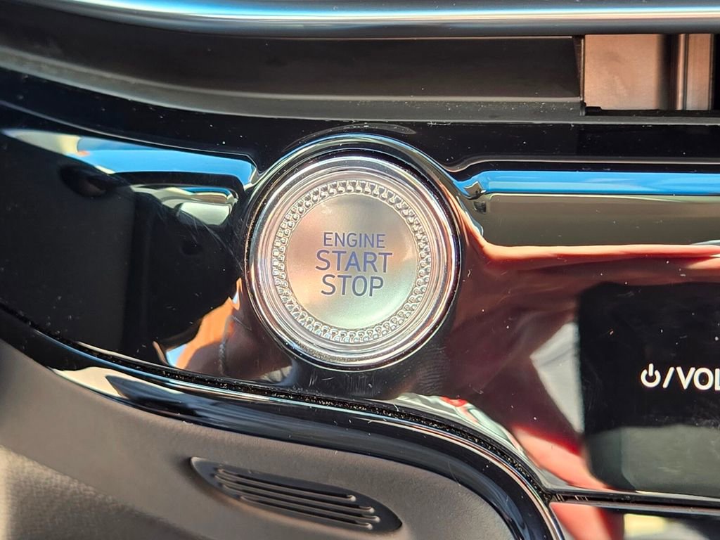 Used 2025 Genesis G80 2.5T image 24