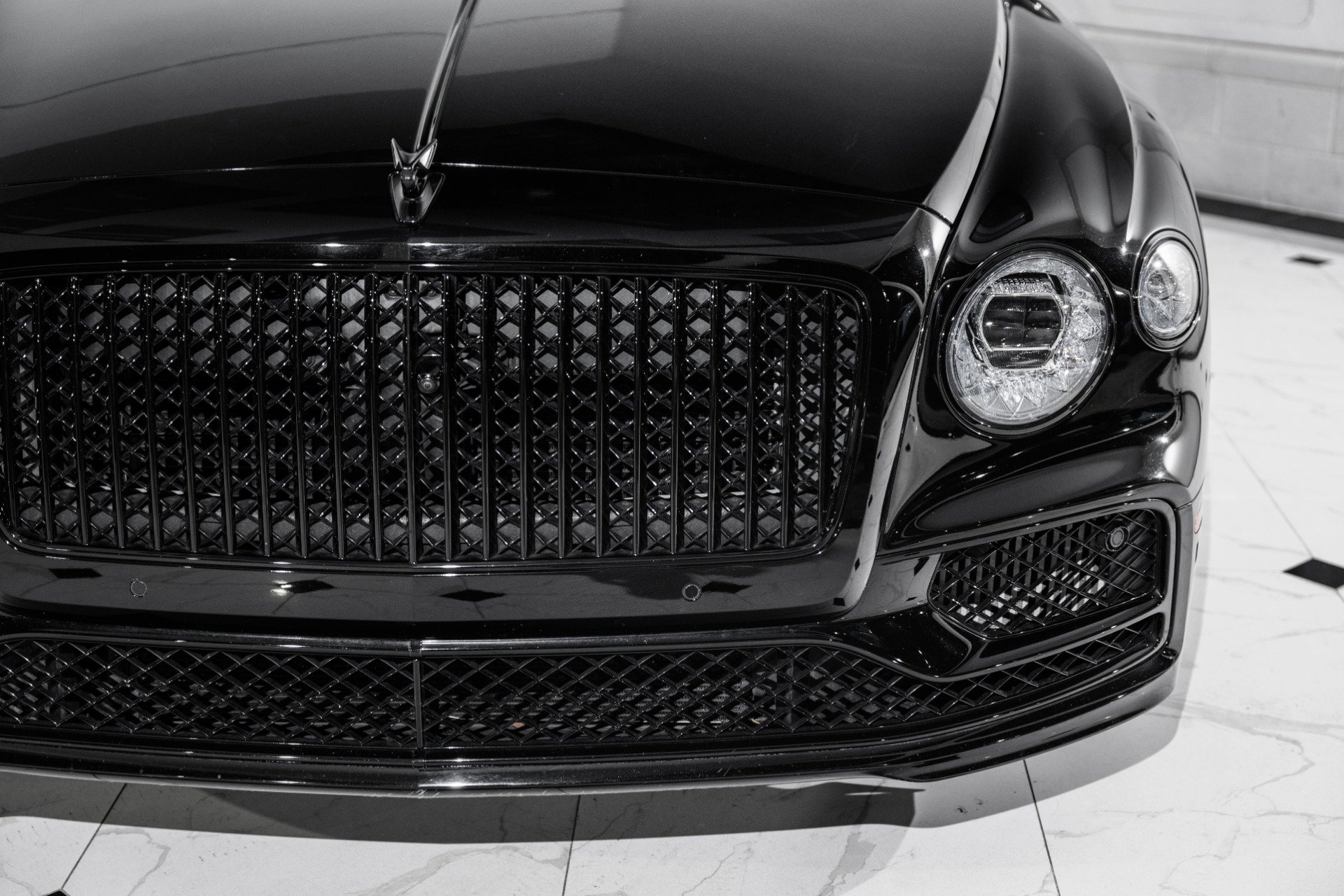 Used 2022 Bentley Flying Spur V8 image 12