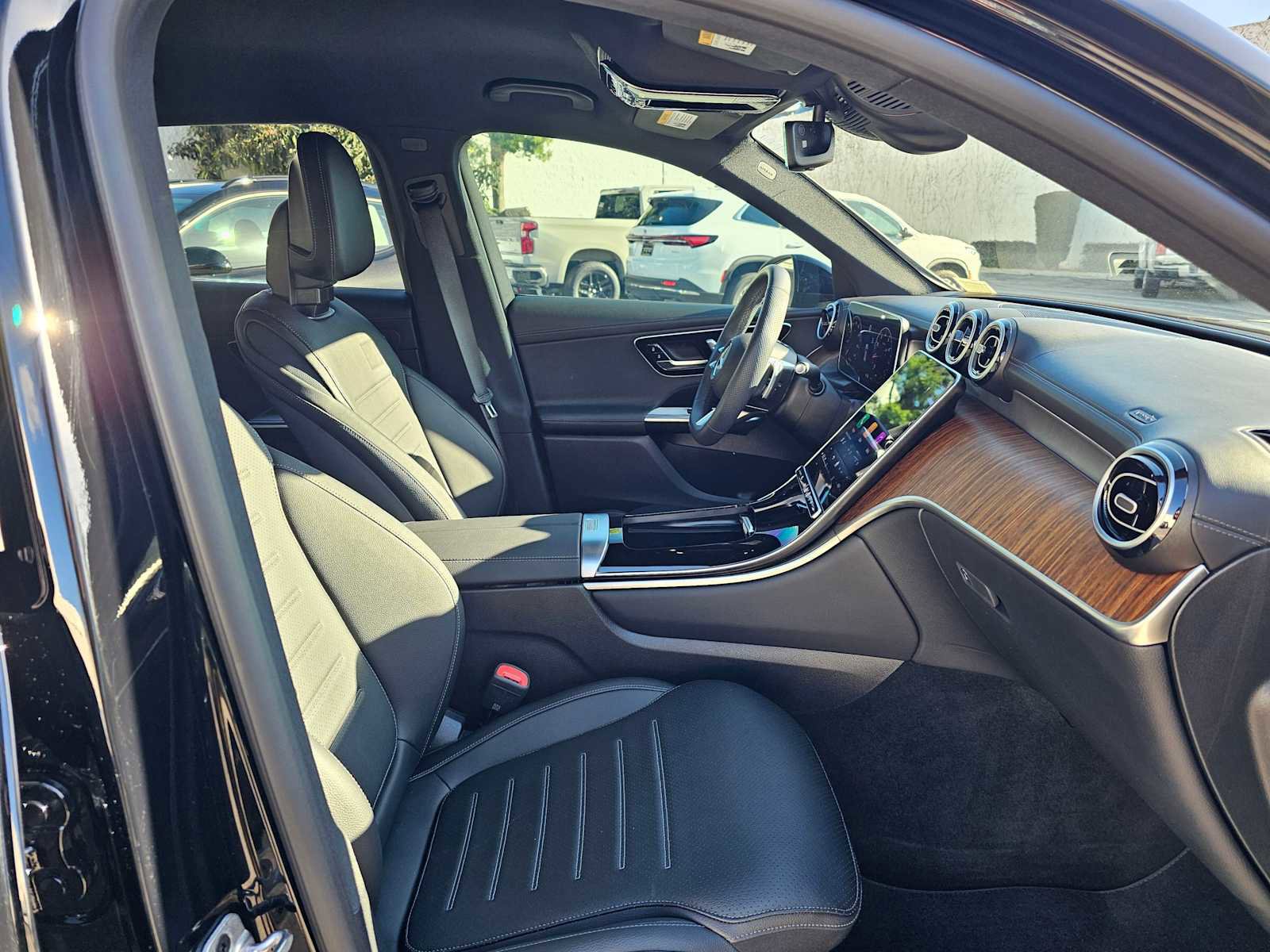 Used 2025 Mercedes-Benz GLC 300 image 10