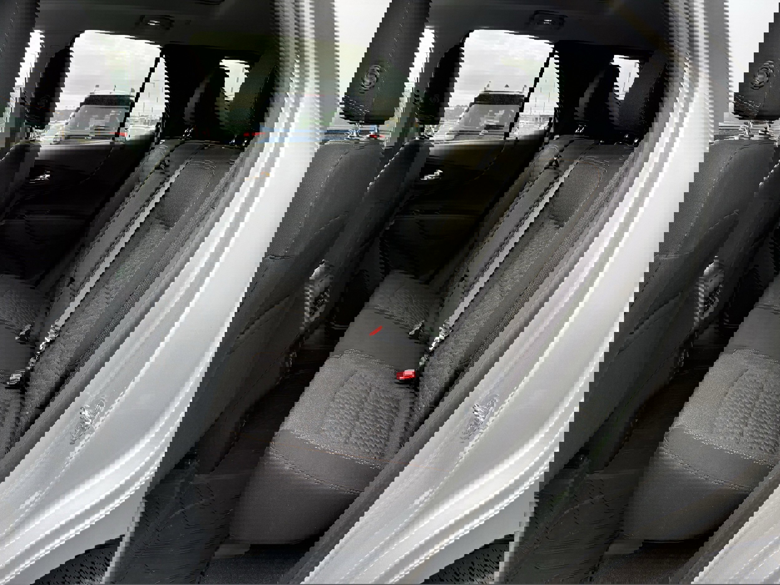 Used 2021 Chevrolet Equinox LT image 32