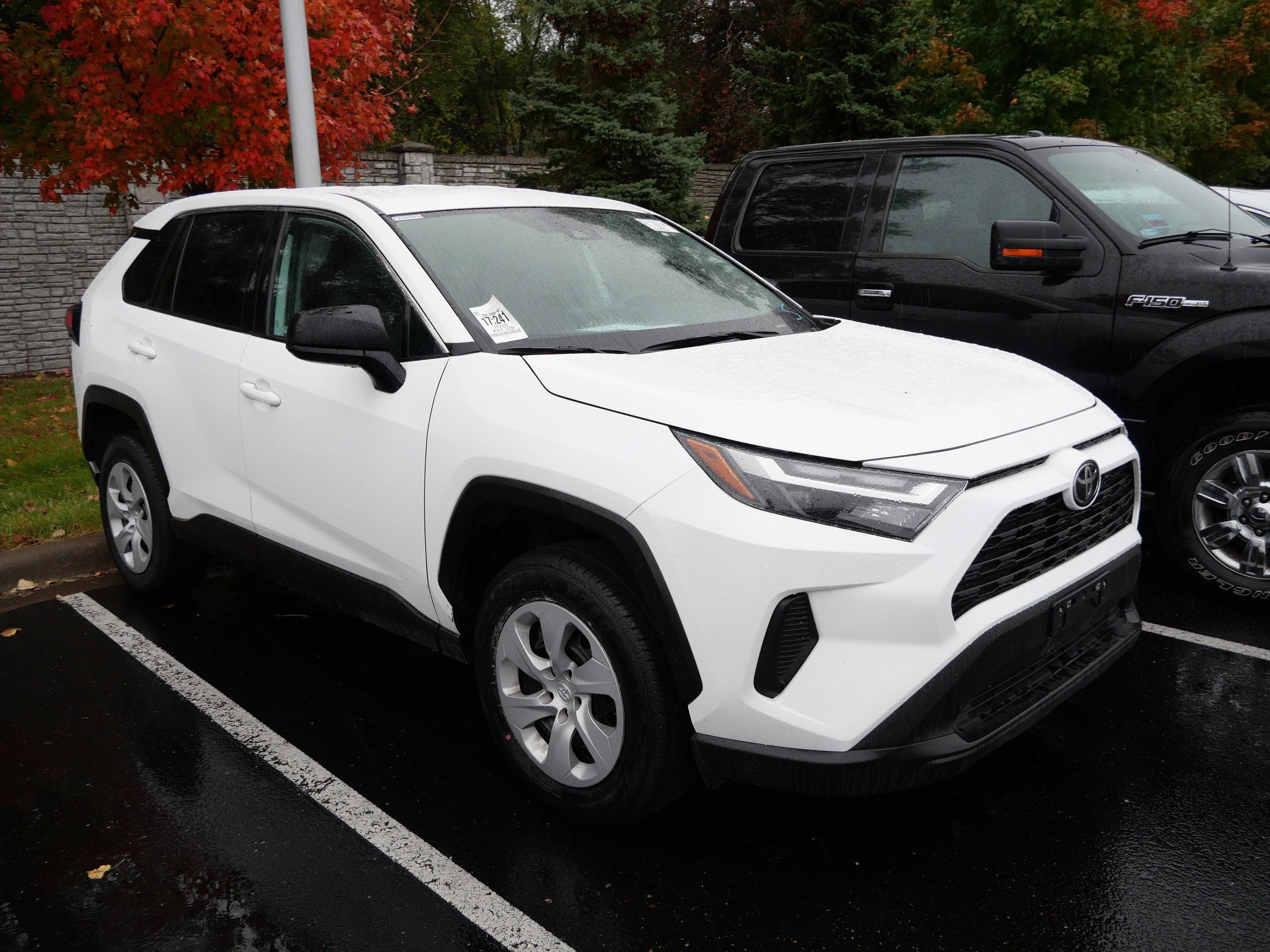 Certified 2025 Toyota RAV4 LE AWD/4WD image 5
