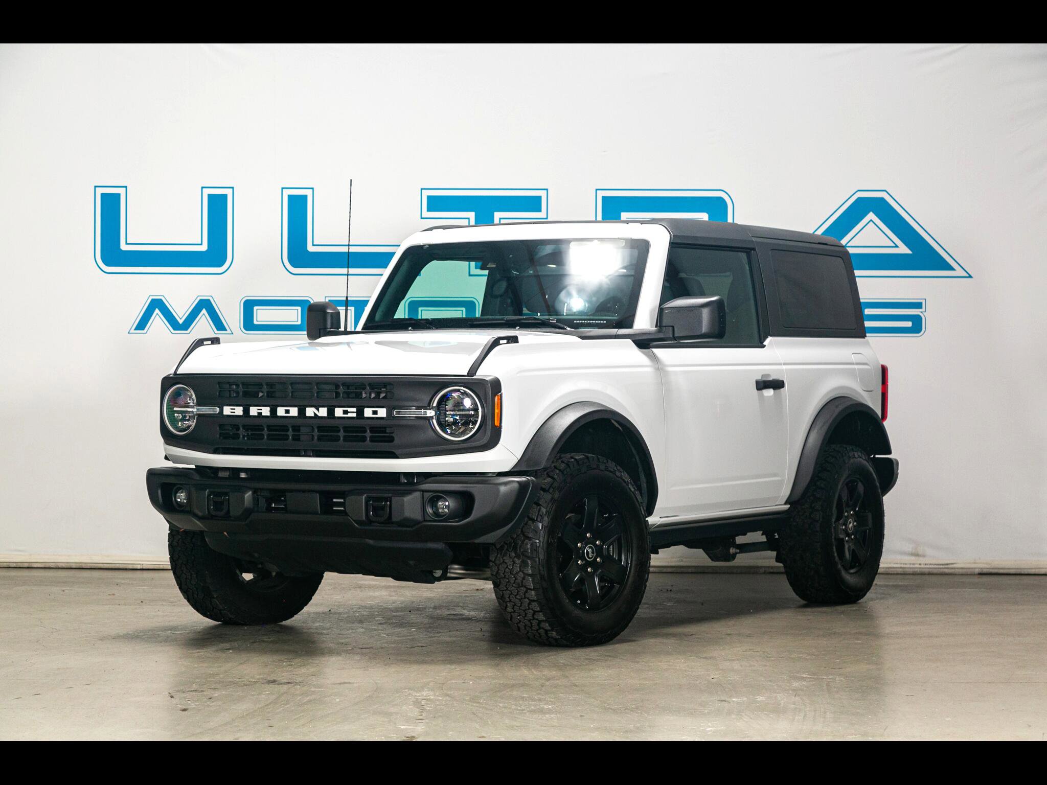 Used 2022 Ford Bronco Black Diamond image 1