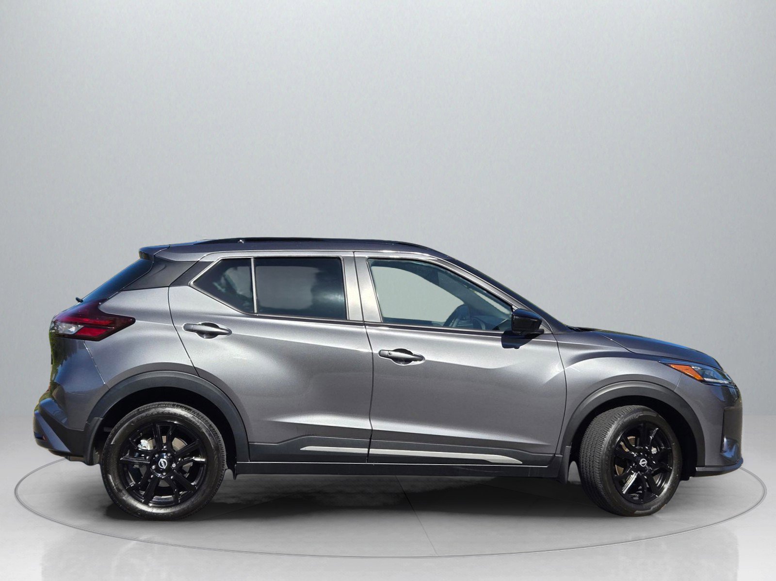 Used 2023 Nissan Kicks SR image 9