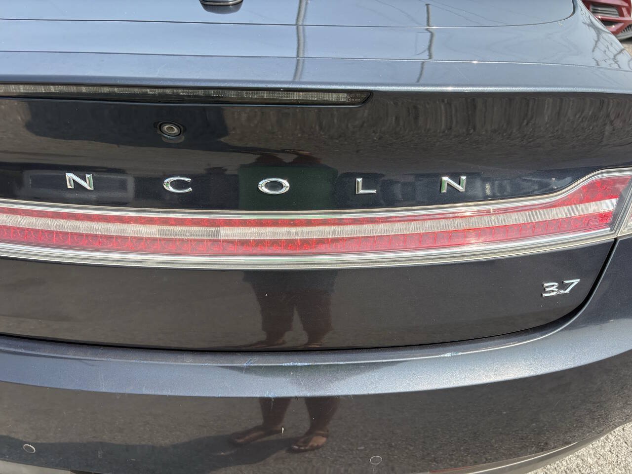 Used 2013 Lincoln MKZ FWD image 9