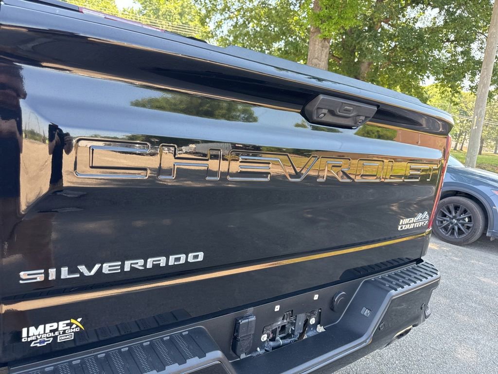 Used 2023 Chevrolet Silverado 1500 High Country w/ Technology Package AWD/4WD image 34