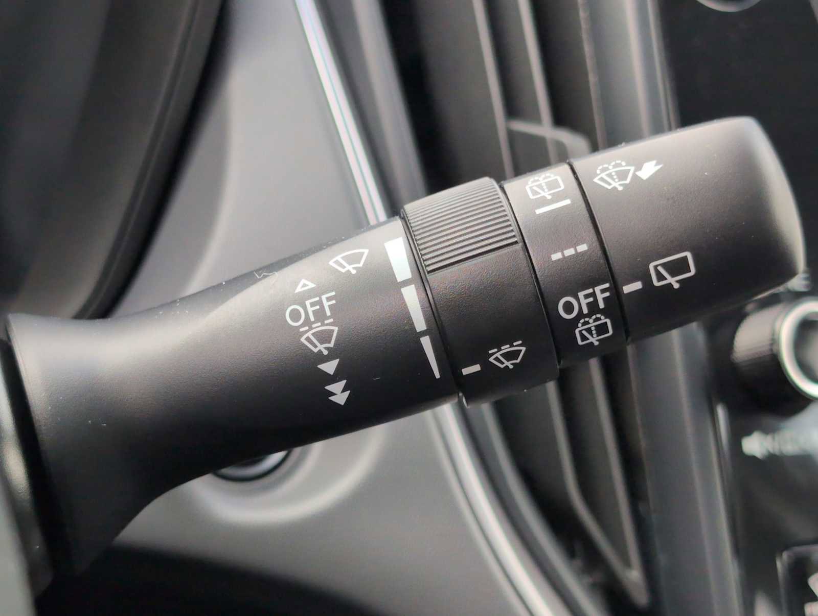 Used 2025 Subaru Crosstrek 2.0i Premium image 25