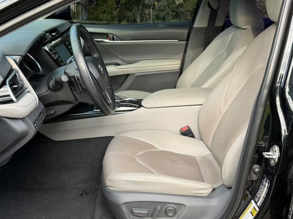 Used 2018 Toyota Camry XSE FWD image 8