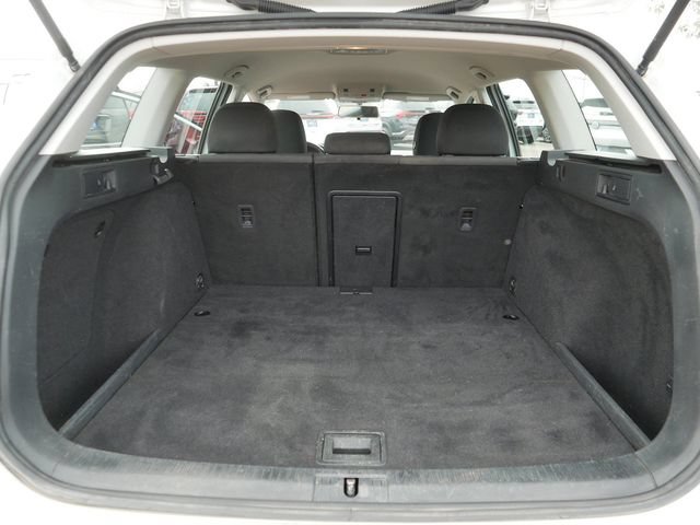 Used 2016 Volkswagen Golf S FWD image 18