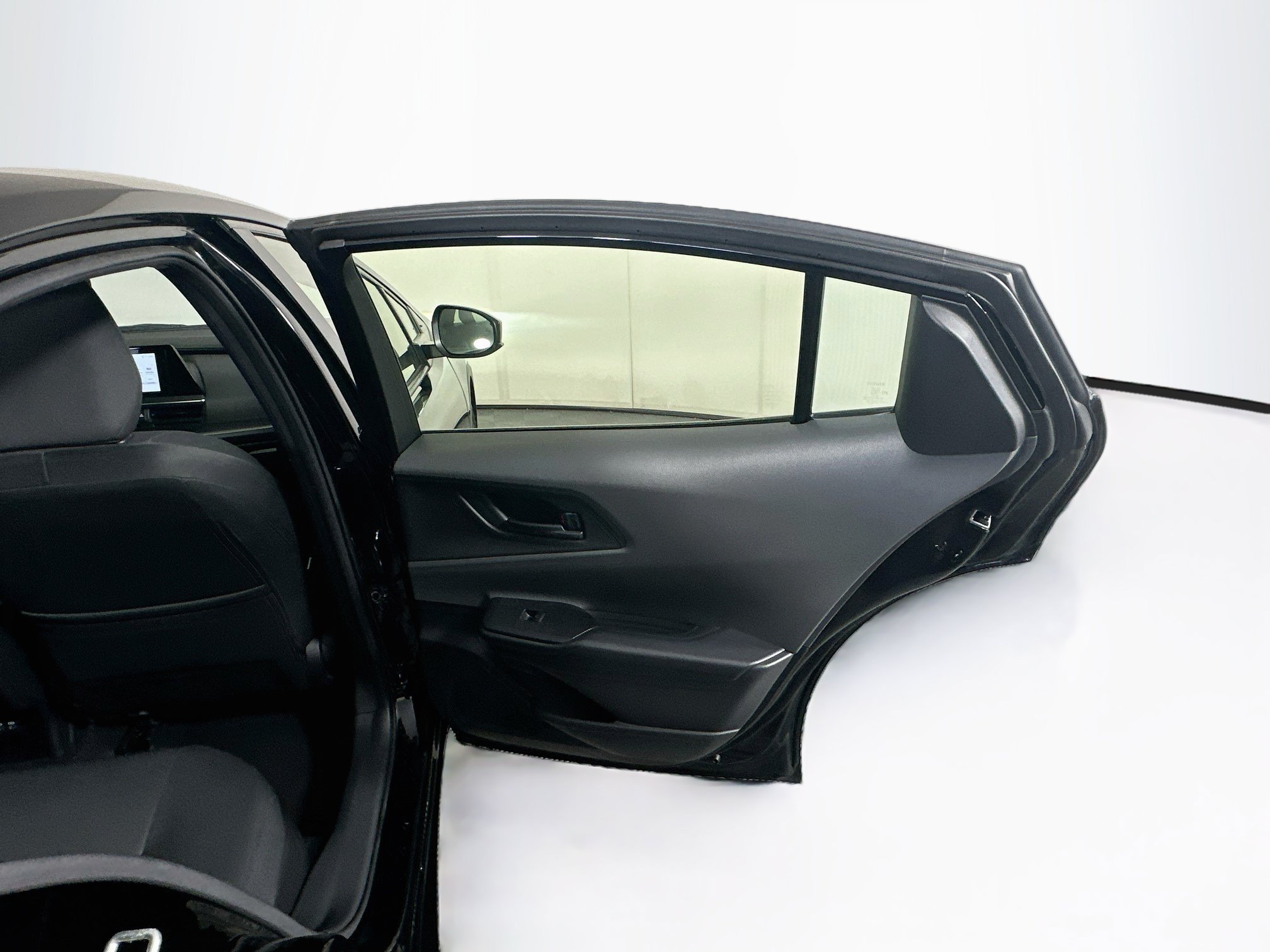 Used 2024 Toyota Prius LE FWD image 28